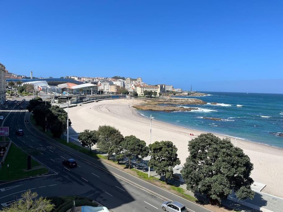 Primera Linea De Playa De Riazor A Coruna Bagian luar foto